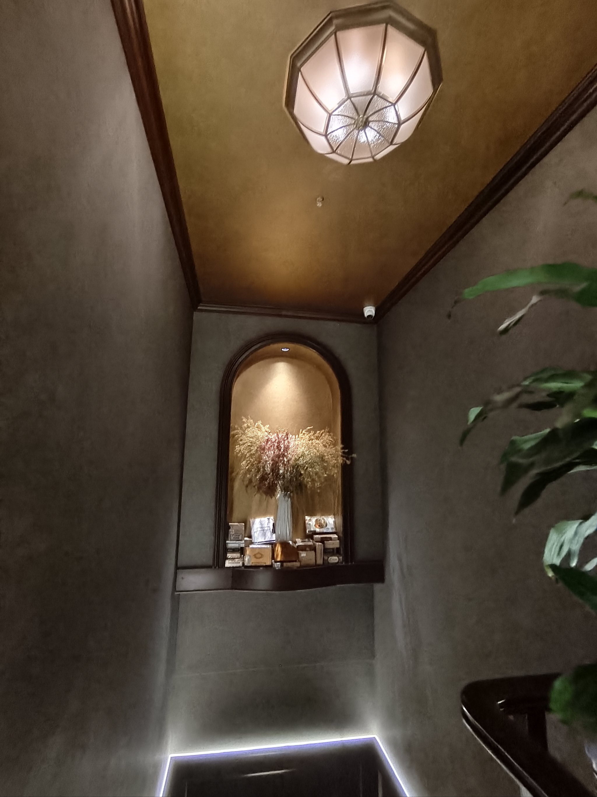 保山商务ktv划算吗值得选择吗-龙陵县ktv预订